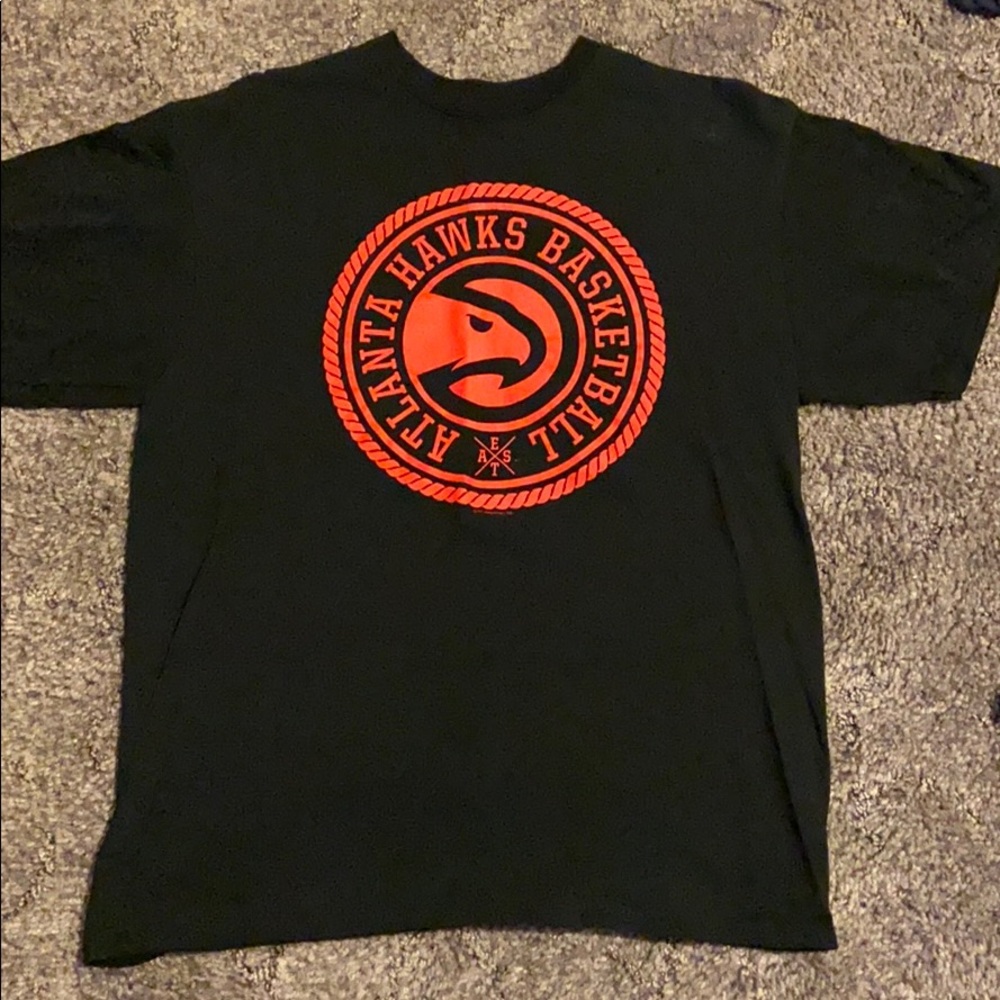 Atlanta Hawks basketball large shirt
